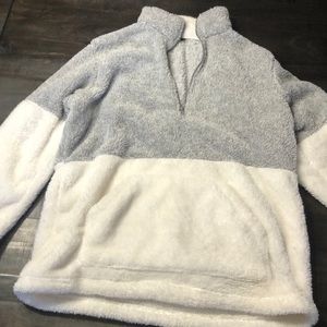 Sweatshirt, very warm never worn.